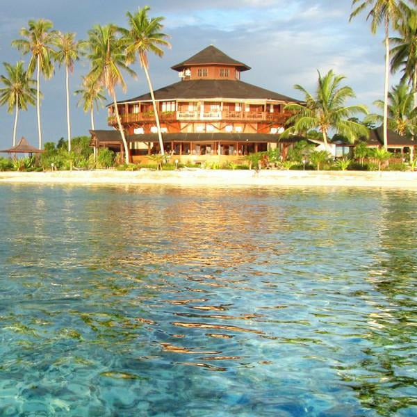 Macaronis Surf Resort - Indonesia / Mentawais - Sumatra